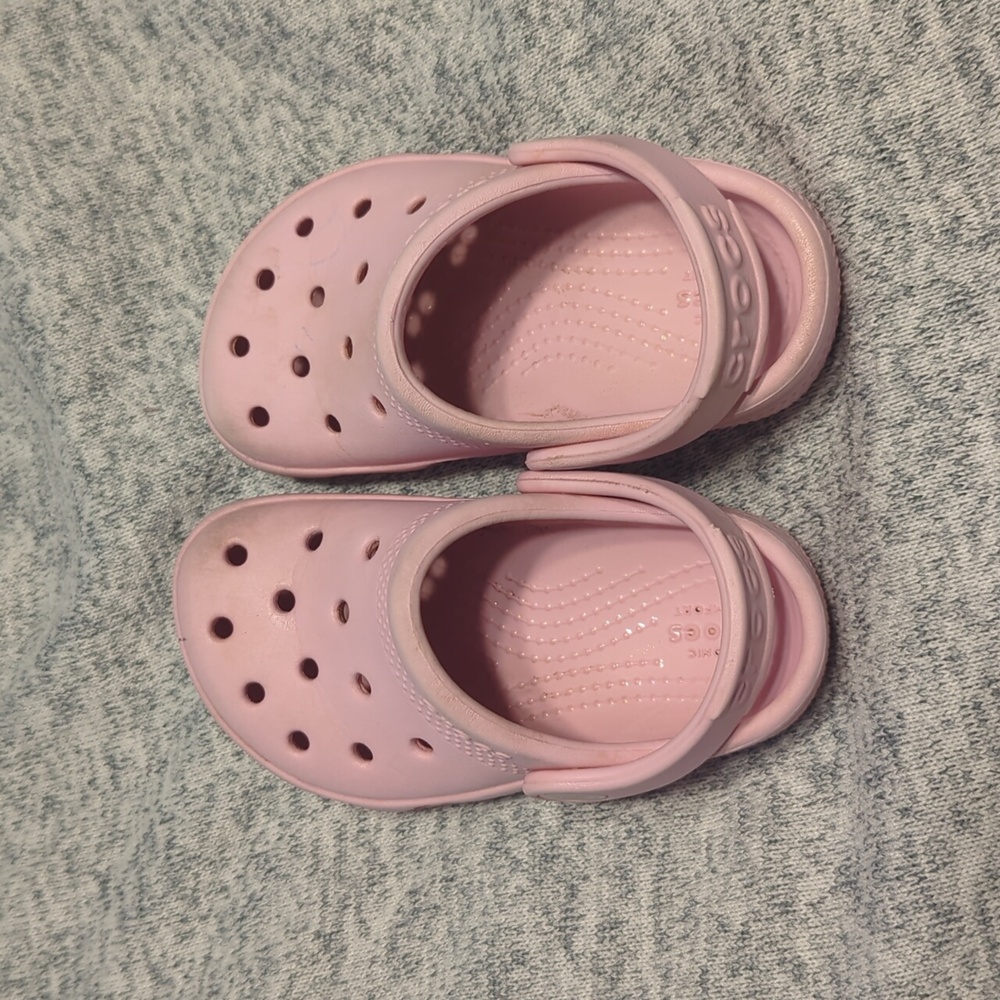 Toddler light pink crocs